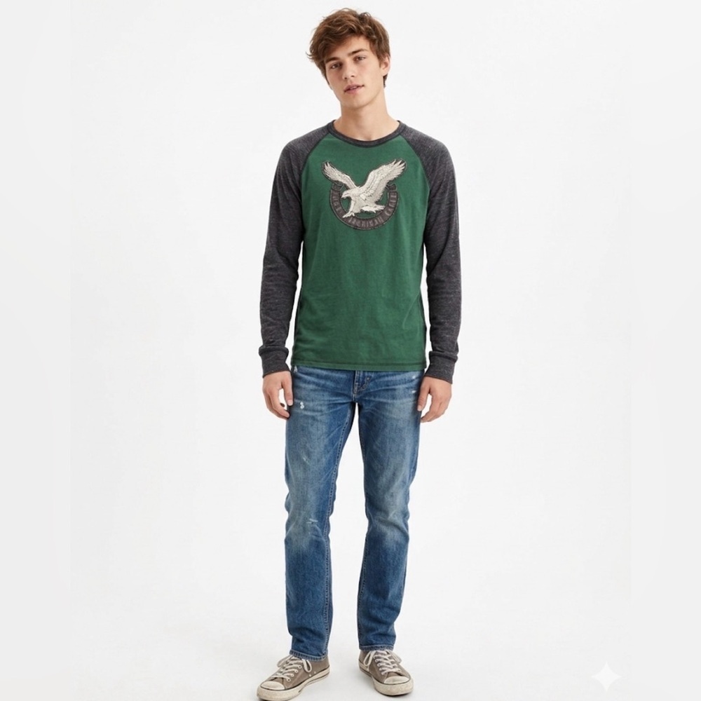 American Eagle Men's Distressed  Vintage Long Sleeve T-shirt